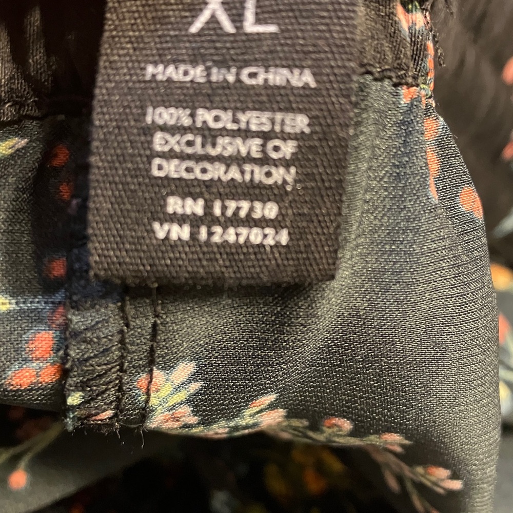 Who What Wear Black Floral Pants - Picture 7 of 8